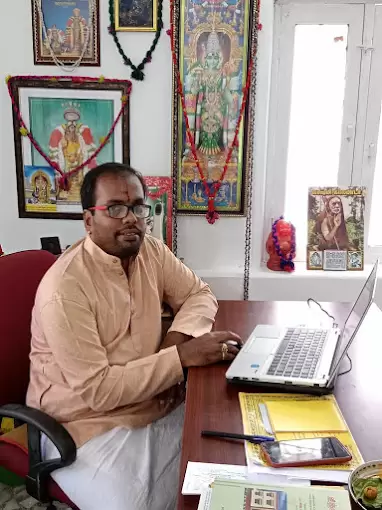 Astrologer Vasthu Consultant