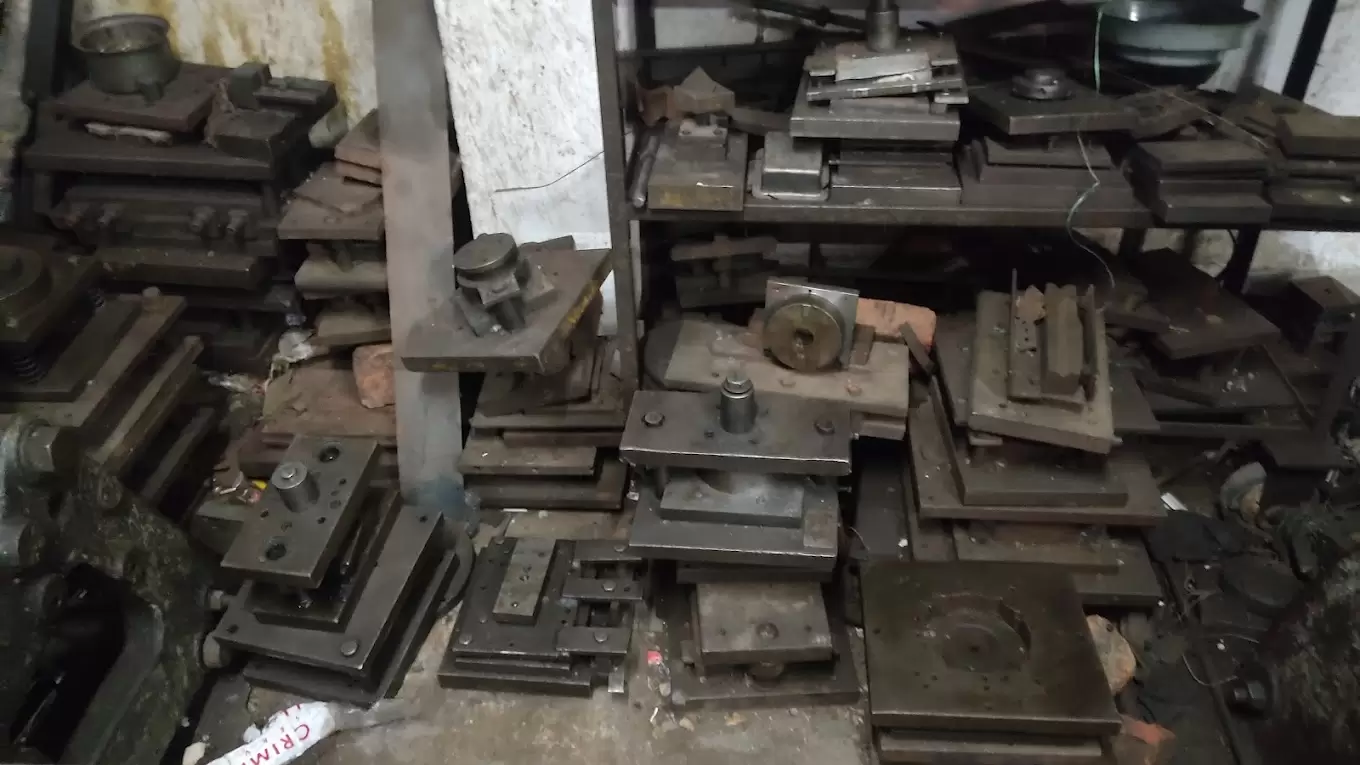 Universal Metal Industries