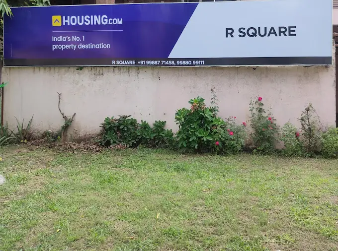 R Square Roops Realty