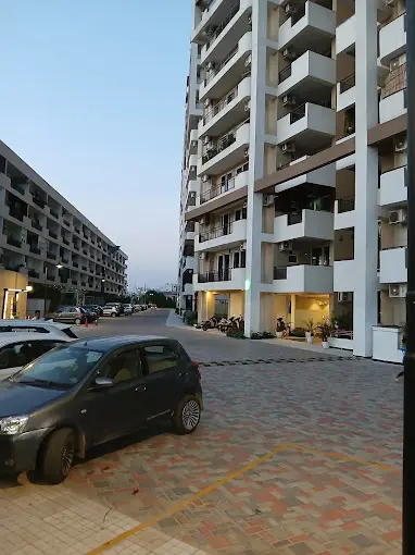 Zirakpur Property Dealer