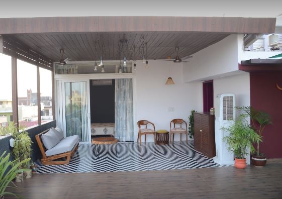 The Tiles House