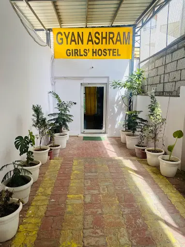 Gyan Ashram Girls Hostel